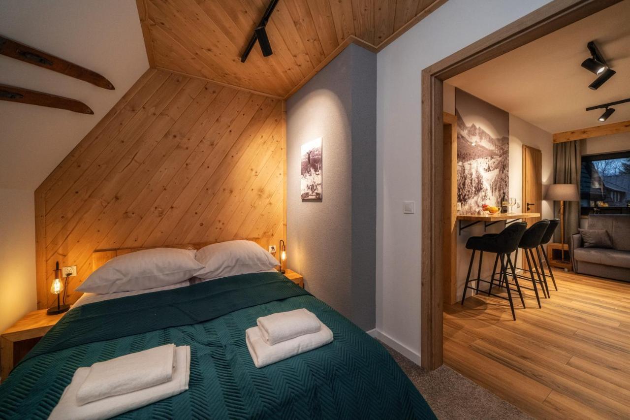 One-Bedroom Apartment,1072474264:JPEG